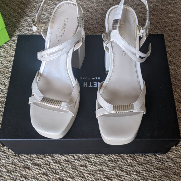 Dolly Ankle Strap Platform Block Heel Sandal - Picture 3 of 8